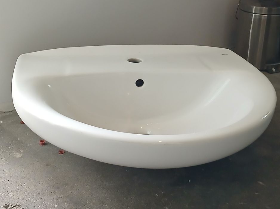 Umywalka ceramiczna Roca
