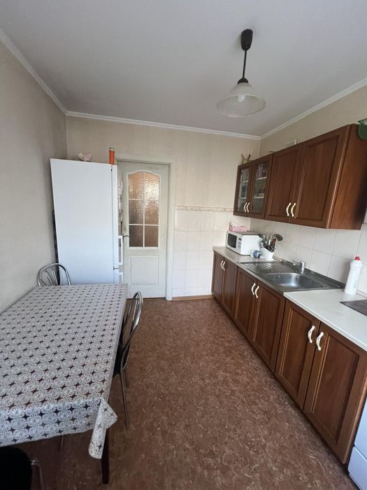 Продаж 4х кімнатної квартири в районі 8-9 школи