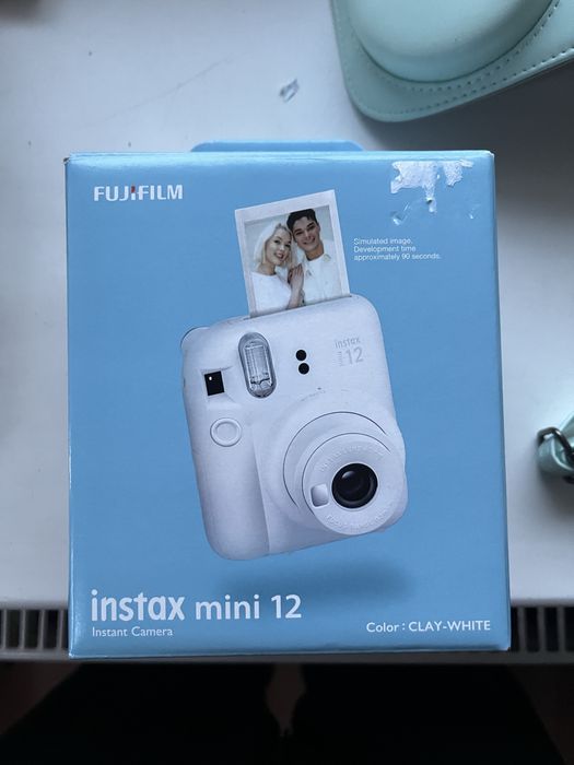 Полароїд instax mini 12, з чохлом
