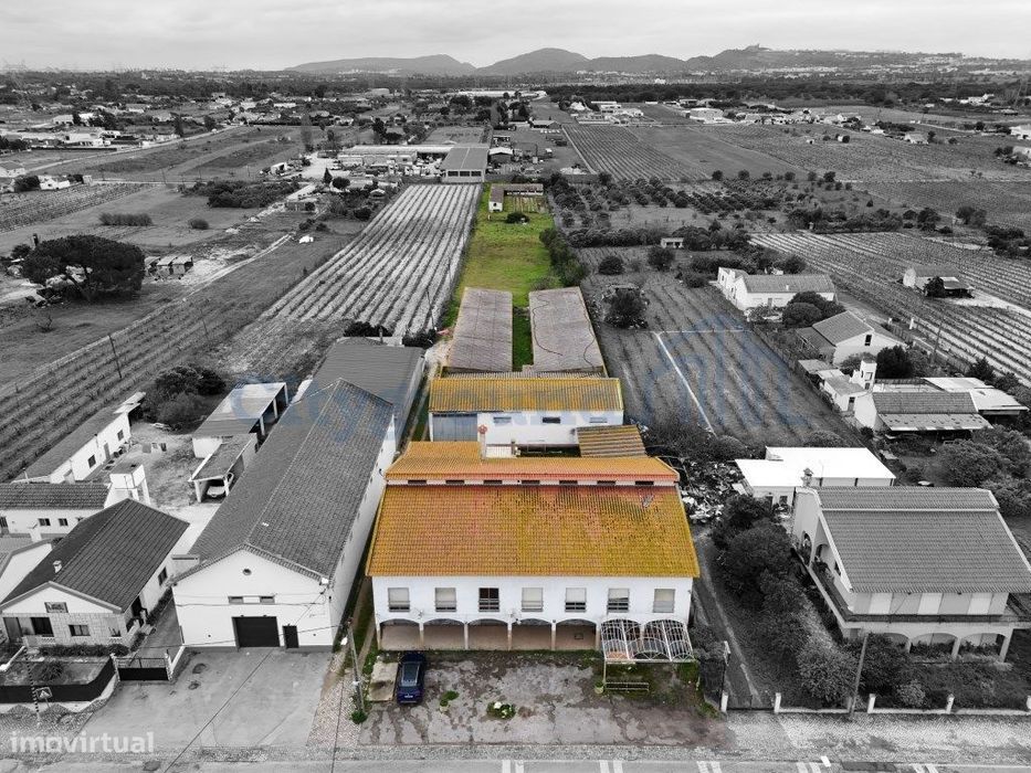 Imóvel junto a Palmela com grande potencial de investimento