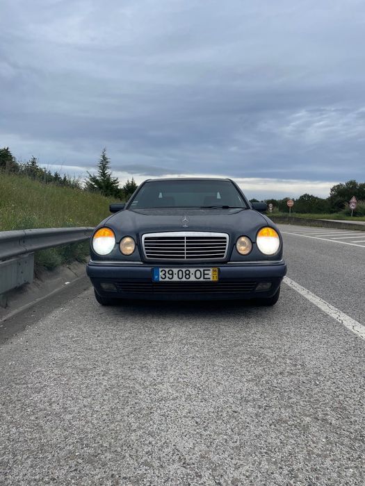 Mercedes-Benz E 220 D Elegance