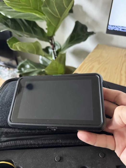 Atomos Shinobi I 5" 4k + ATOMX Power Kit 2