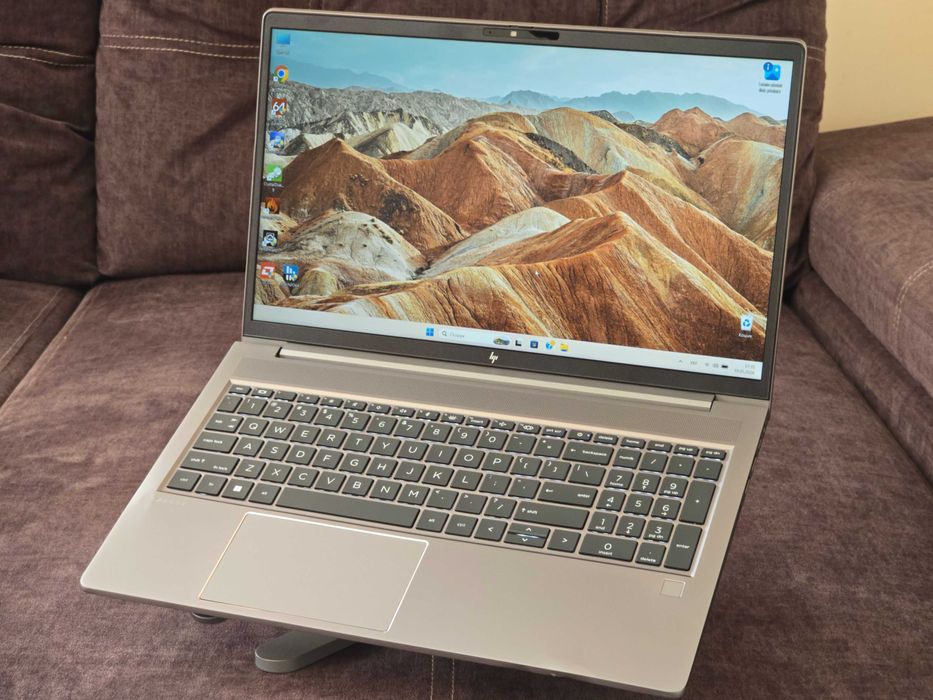 HP ZBook Power G10 A (15,6" FHD Touch/ 7840HS/ 16 DDR5/ 512 SSD)