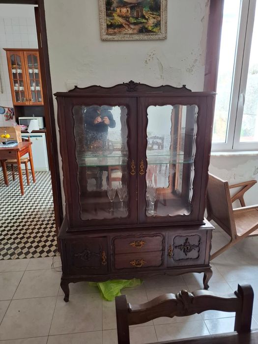 Cristaleira em Madeira