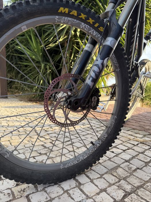 Bicileta Enduro Canyon Torque ES