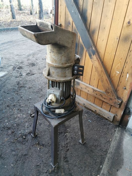 Młyn,młynek ,kruszarka,rębak Rapid 2 z silnikiem 2,2 kw