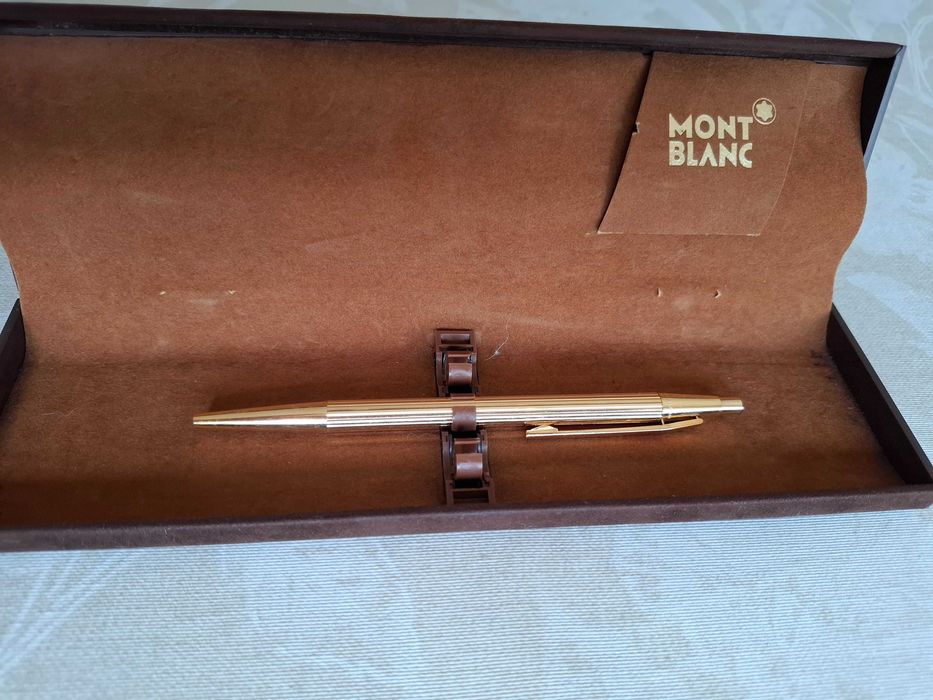 Esferográfica MontBlanc Noblesse Ouro