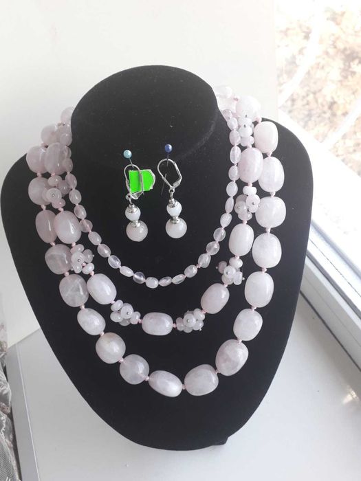 Бусы, серьги, кулоны с натуральными камнями