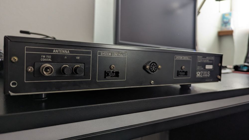 Продам FM тюнер Sony st-d50l