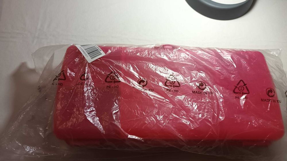 Caixa da Tupperware437798617209251844