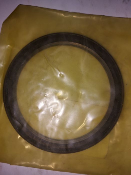 сальник коленвала двигателя задний