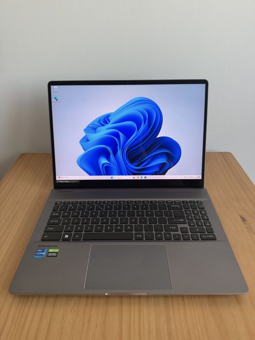 Laptop MSI Creator Z16P B12UGST