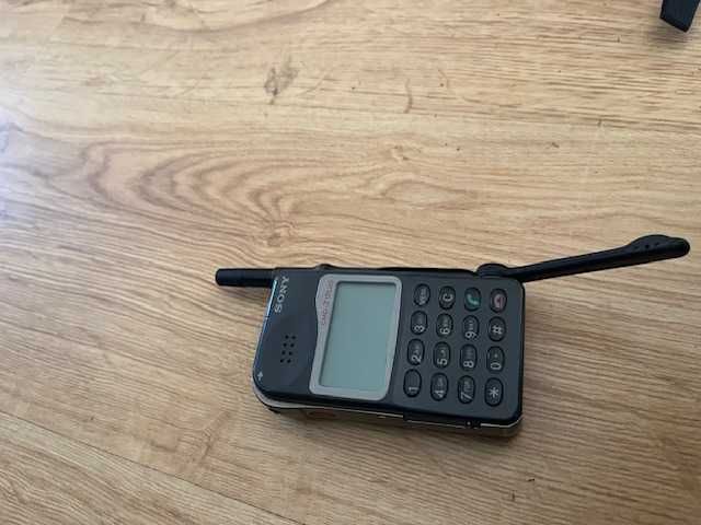 Telefon Sony CMD-Z1 Plus