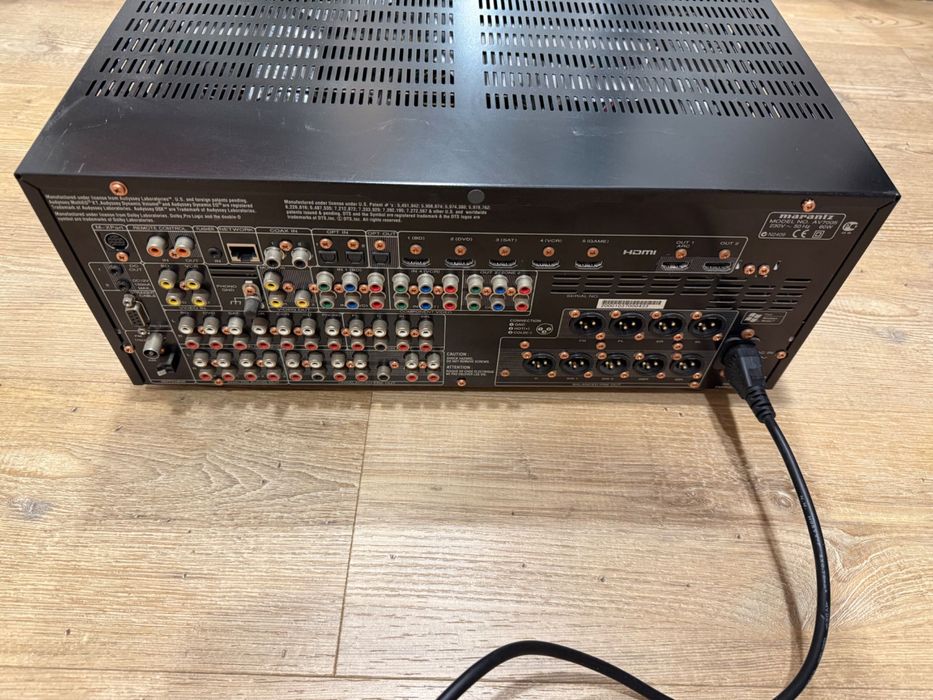 Marantz AV Pre Tuner AV7005 com Controlo Remoto