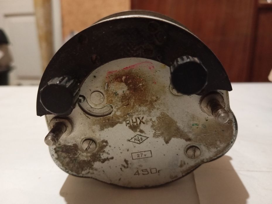 Бортовые авиационные часы.