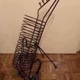 uporte / Porta-CDs Decorativo em Ferro em Forma de Guitarra