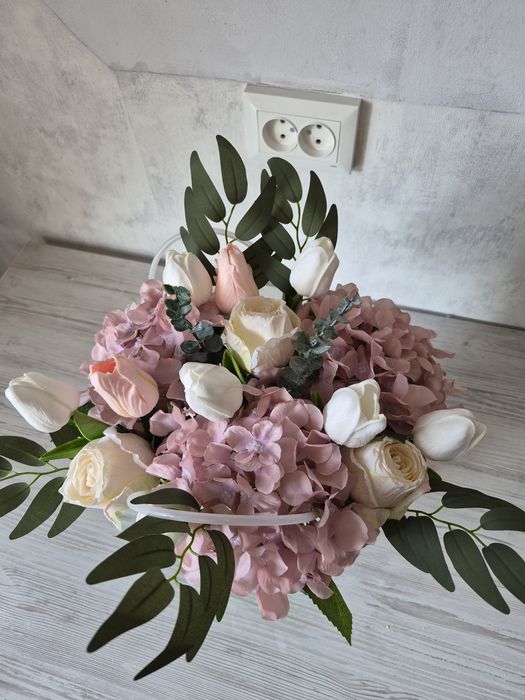 Квіткова композиція зі штучних квітів