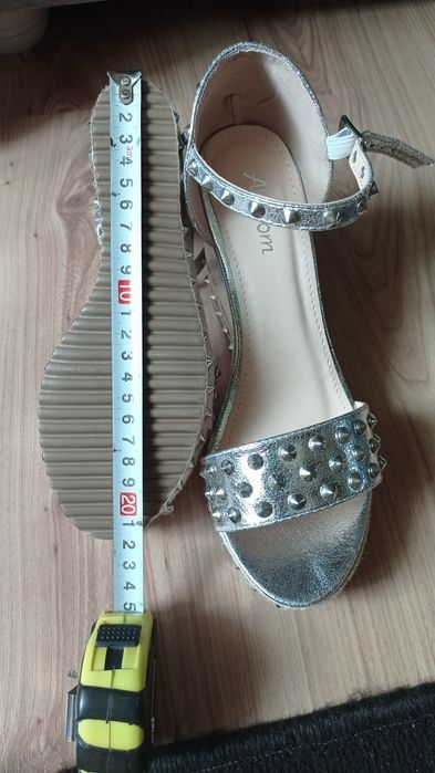 Srebrne buty damskie na koturnie rozmiar 39