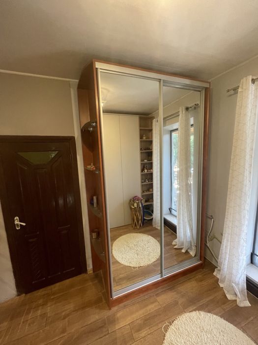 Шафа-купе з дзеркалом