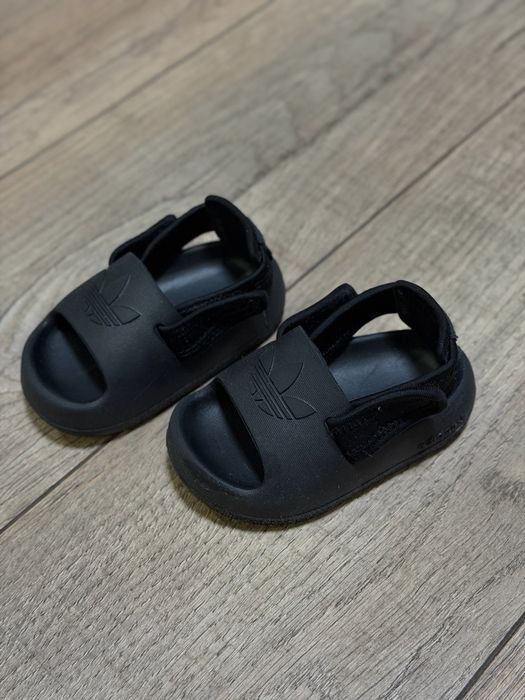 Дитячі босоніжки adidas 20p