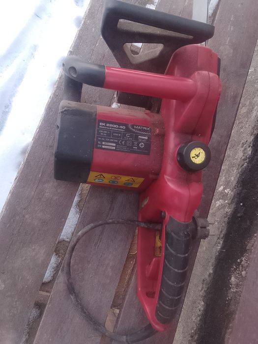 Електропила робоча