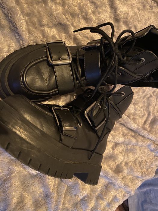 Botas berskha com plataforma c/ novas