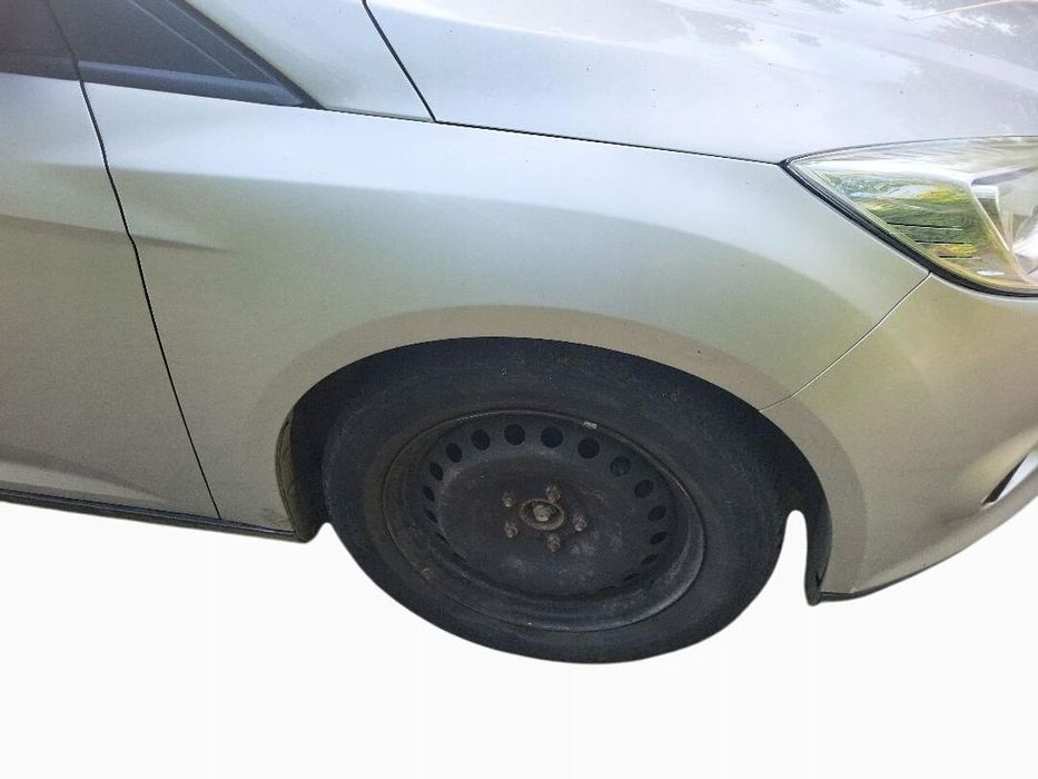 FORD FOCUS MK3 11-18R KOMBI HB BŁOTNIK PRAWY PRZÓD SREBRNY KOD 0B 0F