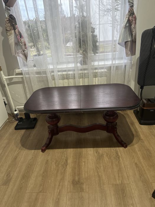 Stół owalny rozkladany