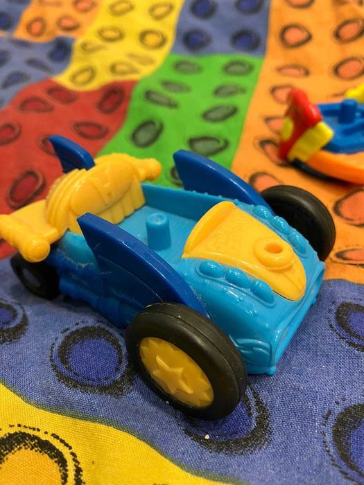 SuperThings _ Super Zings. Pojazdy, kryjówki.