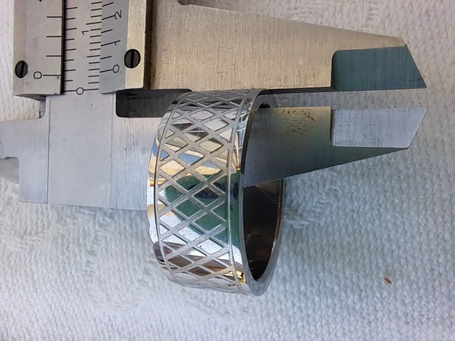 Anel Masculino NOVO Aço Cirúrgico Inox - Padrão Geométrico / Losangos (21.5 mm)