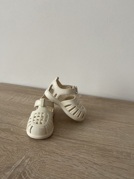 Босоніжки дитячі Igor Tobby 19р.