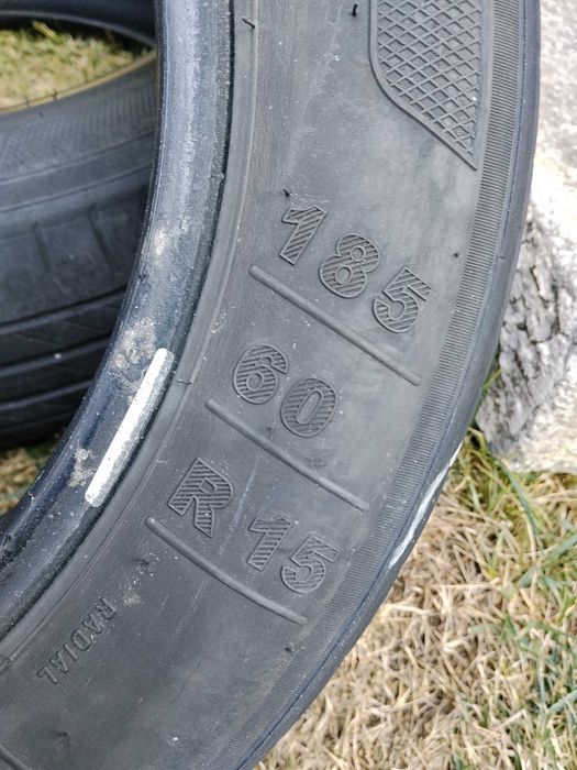 Pneus 185/60-15 Kleber 20€/par