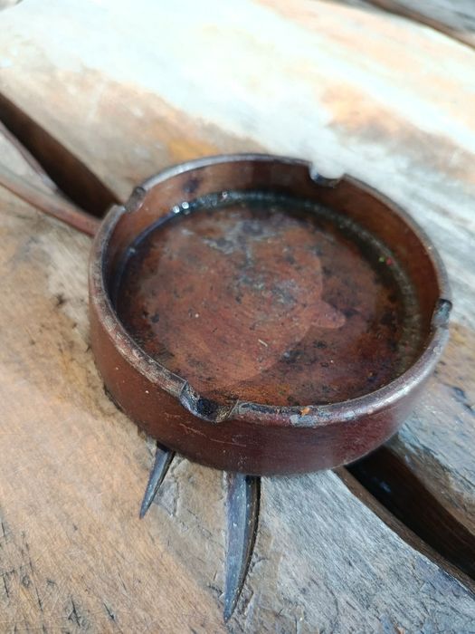 Popielniczka PRL z metalowym samolotem odrzutowym vintage