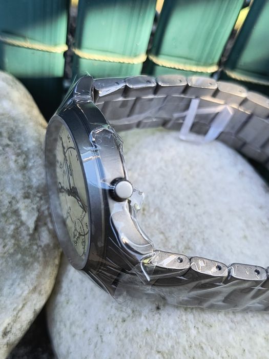 Relógio (NOVO) em Titânio e Safira.