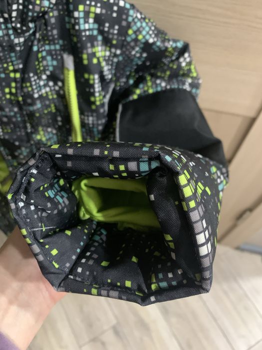 Куртка  тепла на хлопчика р/140