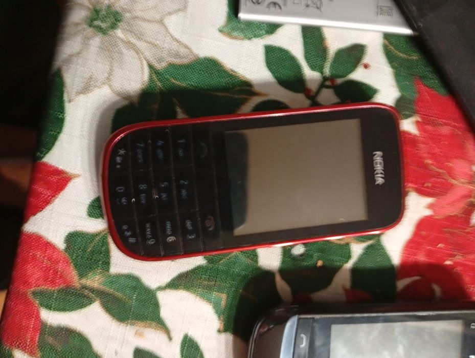 Sprzedam zbiór starych telefonów