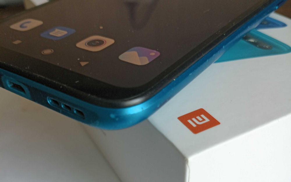 Телефон Xiaomi Redmi 9A
