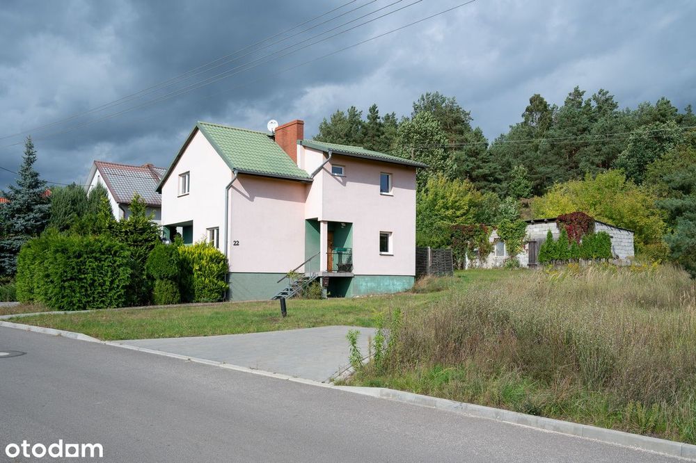 Dom z garażem w spokojnej okolicy
