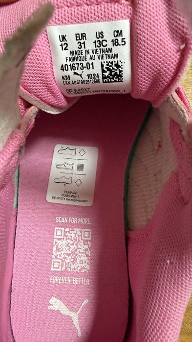 Нові кросівки Nike