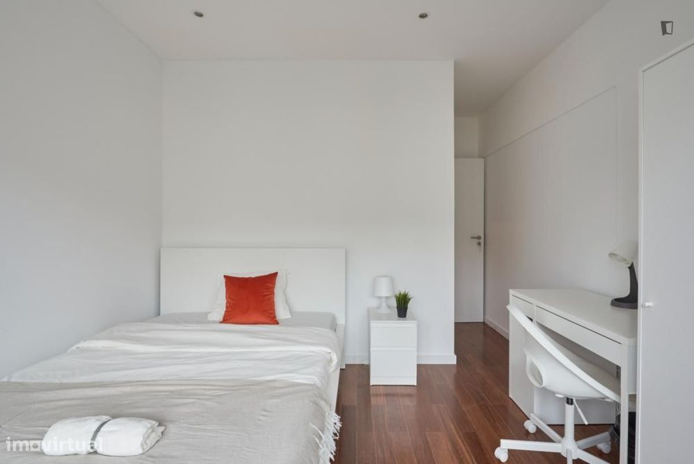 Quarto - localizado em Entrecampos Lisbon