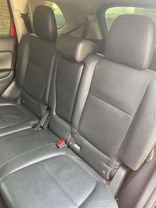 Mitsubashi outlander 2016 рік