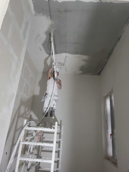 Construção e remodelação, ladrilhador ,estuque projetado e manual.