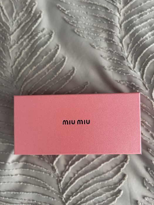Oculos MiuMiu com acessórios