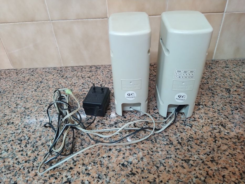 Colunas estéreo para computador casa quarto apartamento vivenda.