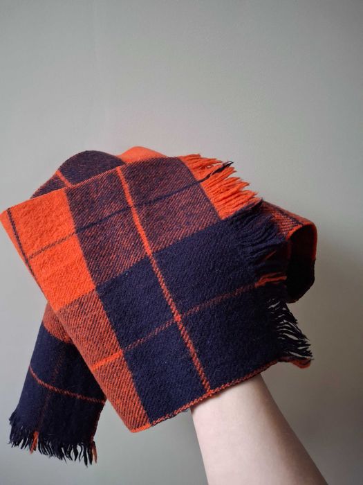 Szalik w kratę czerwono granatowy