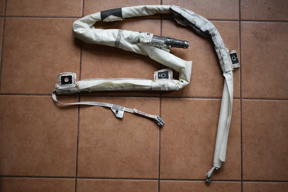 Mercedes GLE W166 kurtyna prawa A1668  602500