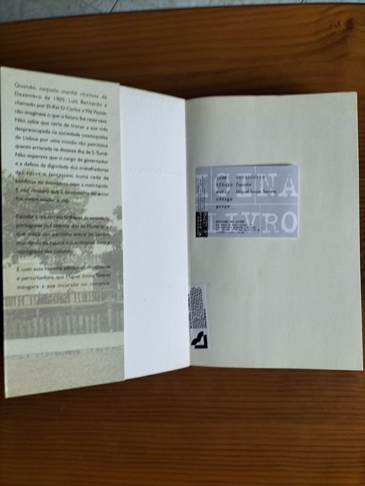 Livro "Equador" de Miguel Sousa Tavares