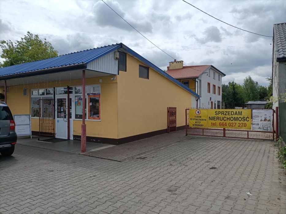 Sprzedam duży dom wraz z działką