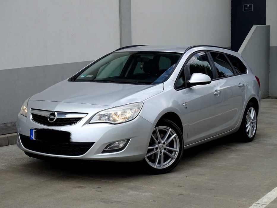 Wersja na 150 lat Opla**Navi**Grzane fotele i kierownica**Półskóry**2 kpl kół**Parktronic**Zamiana