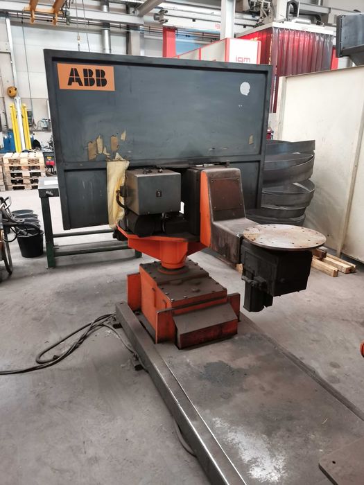 Cela spawalnicza z robotem ABB IRB1400 S4C+ spawarka FRONIUS TPS4000